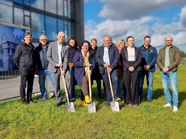 Symbolischer Spatenstich zum Lückenschluss beim Glasfaserausbau